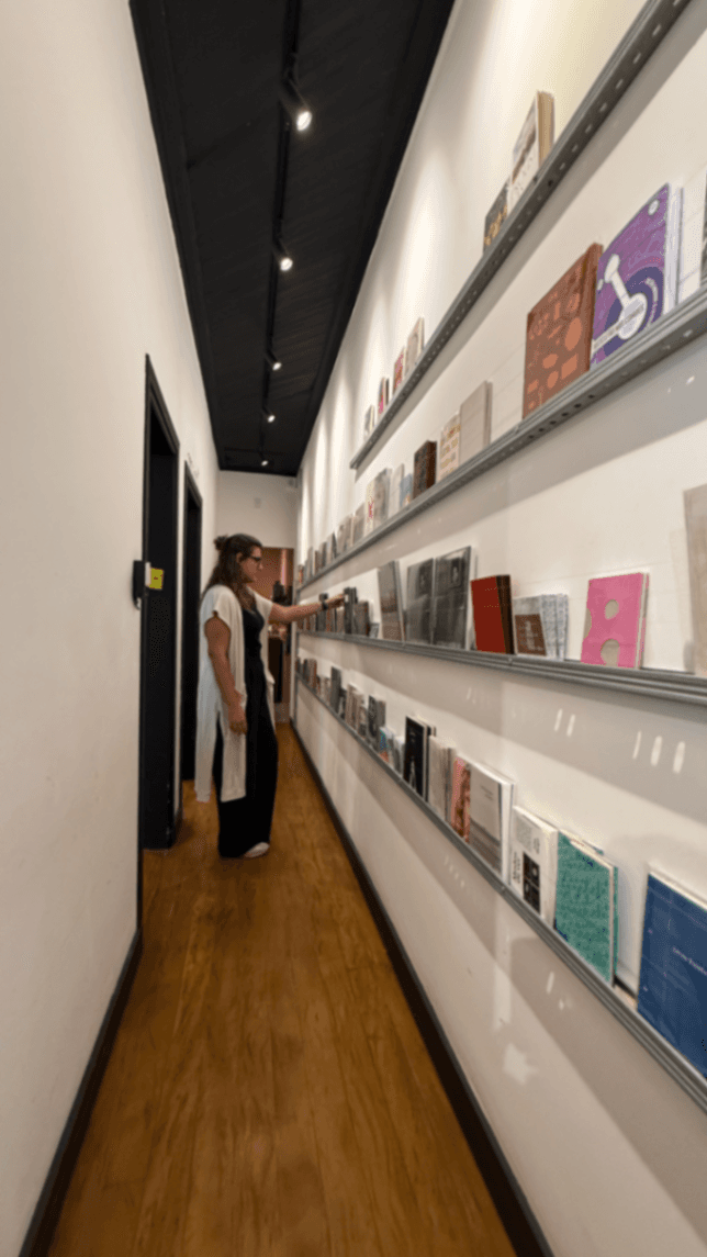 Livraria Candeeiro - Foto 3