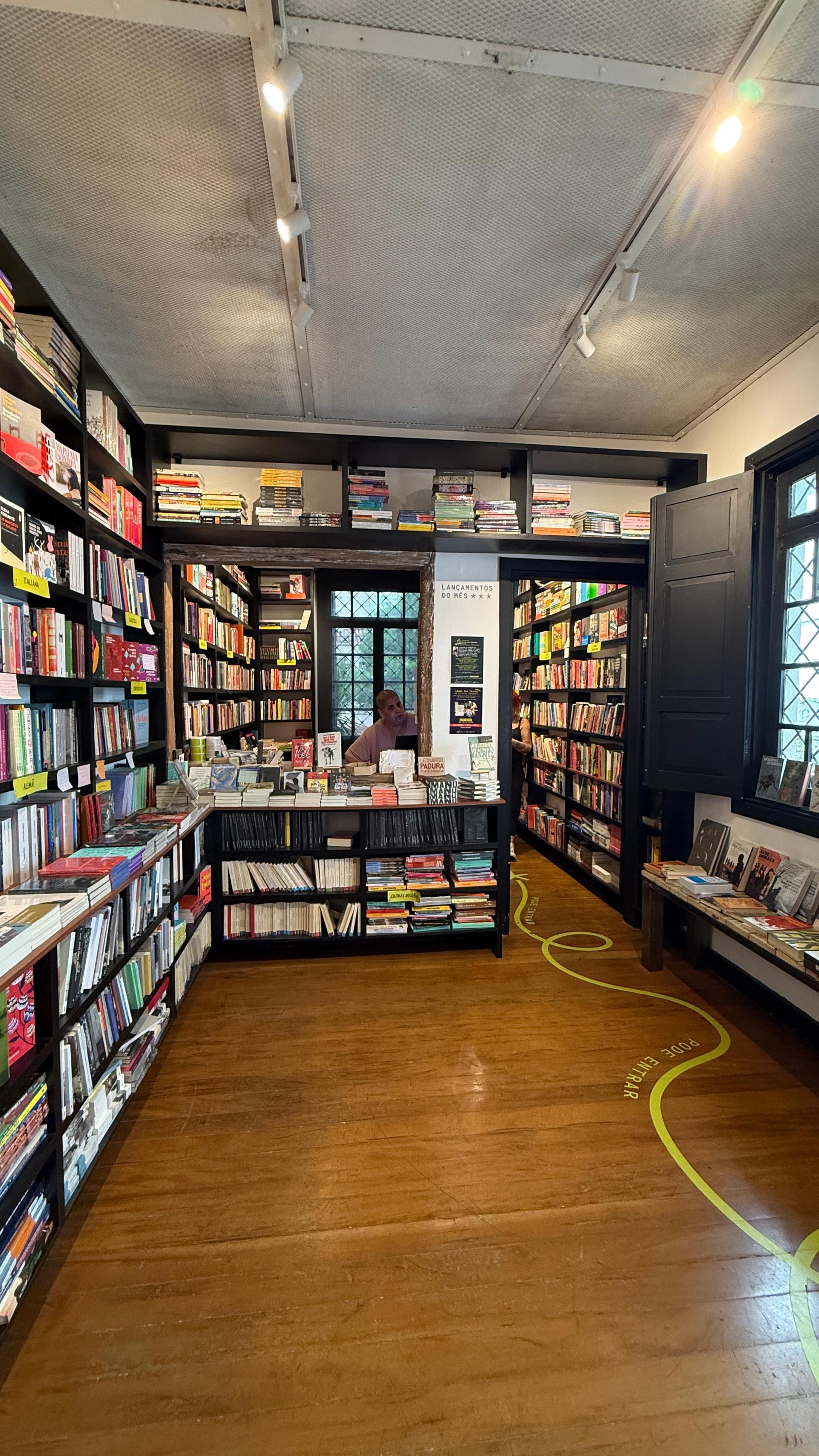 Livraria Candeeiro - Foto 1