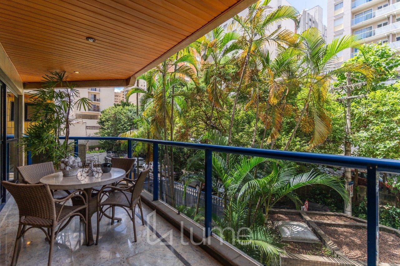 Entre varandas e cidade